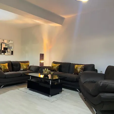Gold Luxury Apartment *